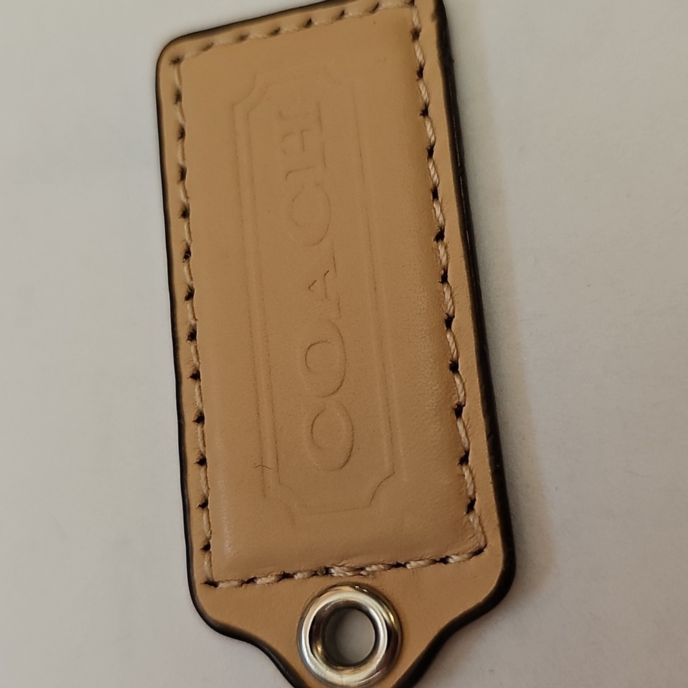 Coach Hang tag Large Leather Beige EUC - Picture 1 of 7